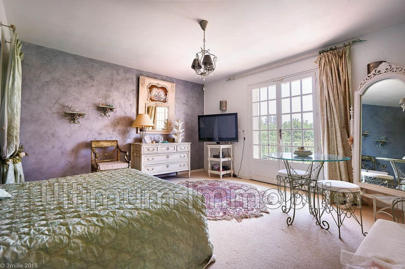 Villa - 267 m² - 7 pièces