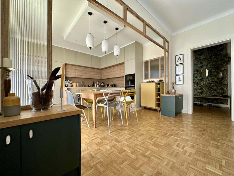 Appartement - 123 m² - 6 pièces