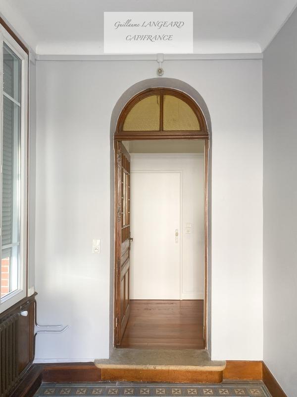 Maison - 207 m² - 9 pièces