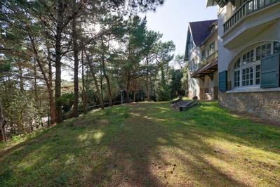 Villa - 439 m² - 12 pièces