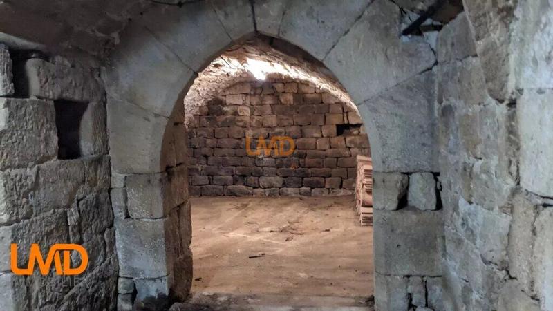 Mas - 430 m² - 20 pièces