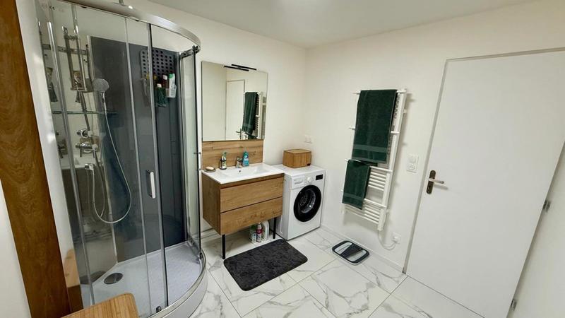 Maison - 220 m² - 8 pièces