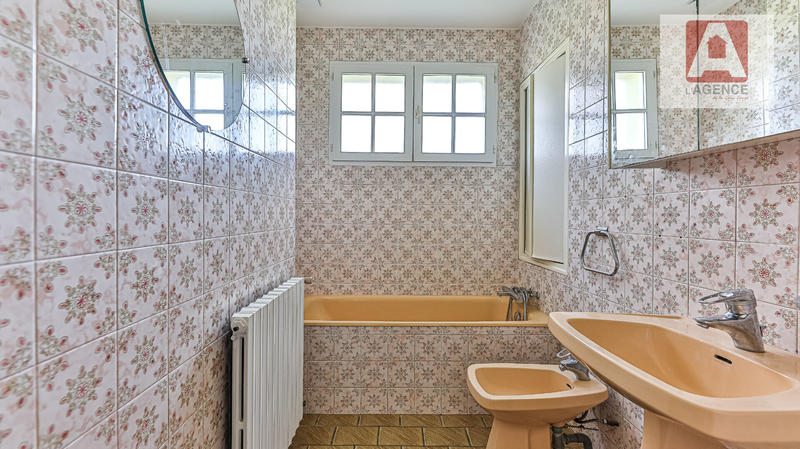 Maison - 90 m² - 4 pièces