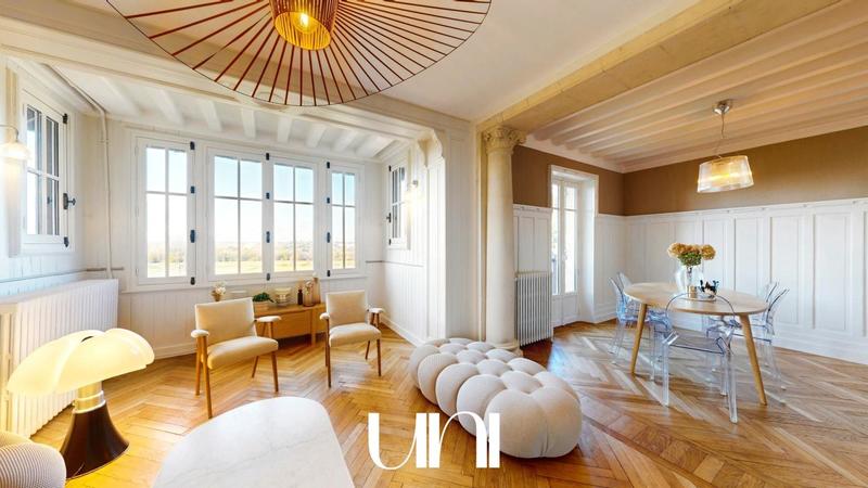 Maison - 280 m² - 9 pièces