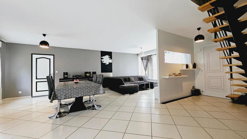 Maison - 152 m² - 5 pièces