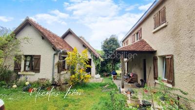 Propriété - 237 m² - 12 pièces