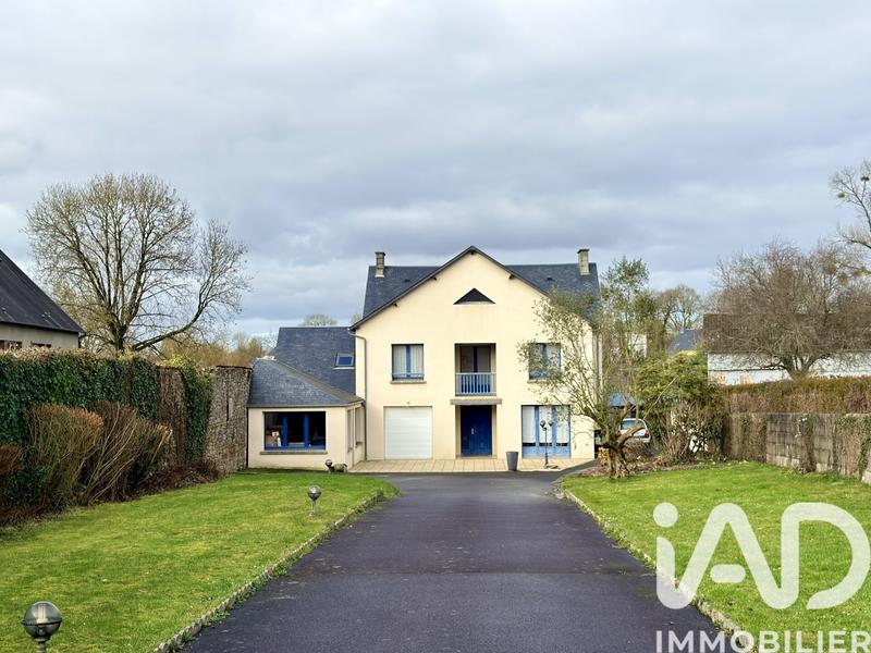 Maison - 264 m² - 10 pièces