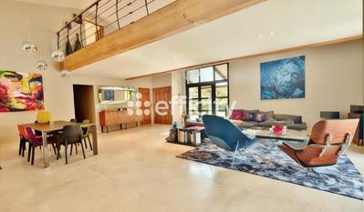 Villa - 300 m² - 7 pièces