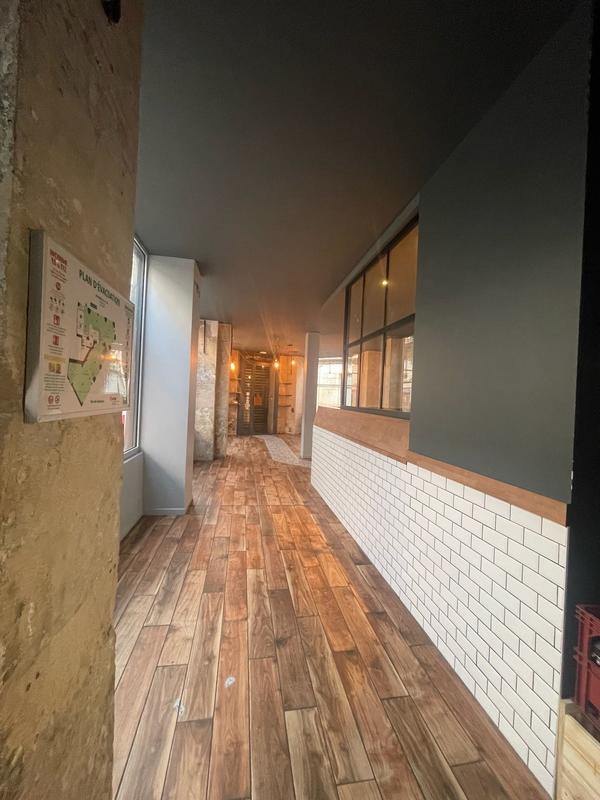 Local commercial - 220 m²