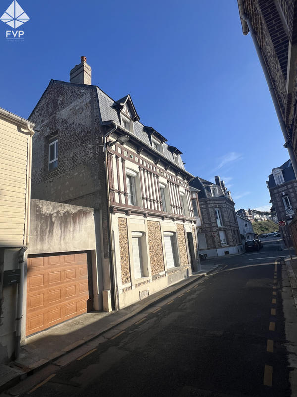 Maison - 165 m² - 5 pièces