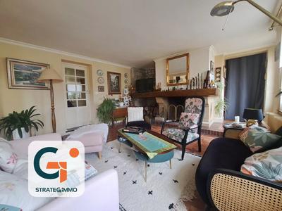 Maison - 203 m² - 7 pièces