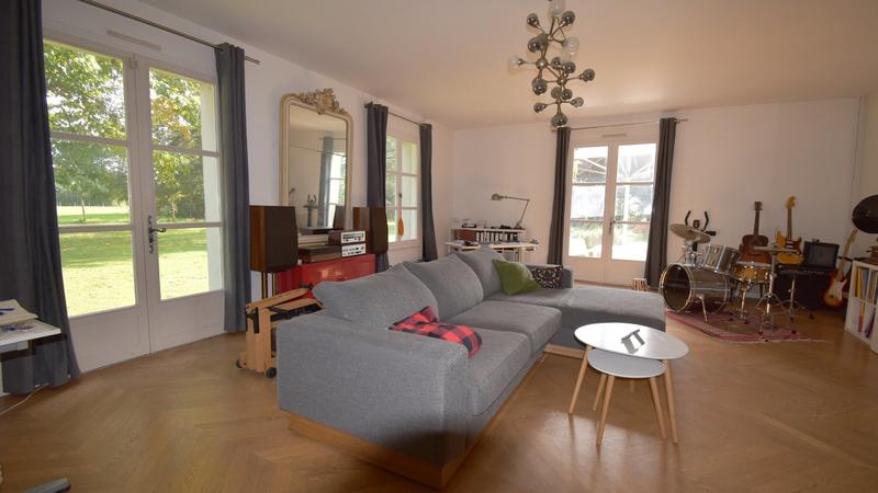 Maison - 219 m² - 6 pièces