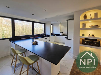 Appartement - 120 m² - 6 pièces