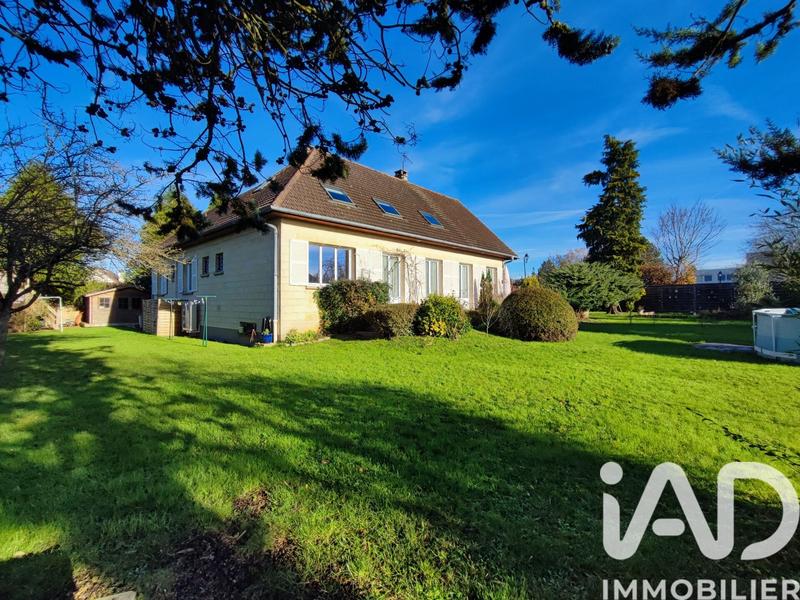 Maison - 242 m² - 8 pièces