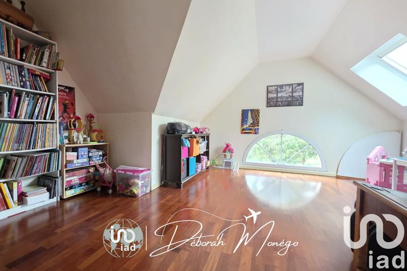 Maison - 195 m² - 8 pièces