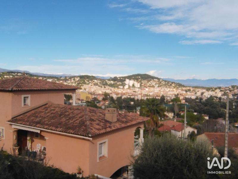 Maison - 99 m² - 4 pièces