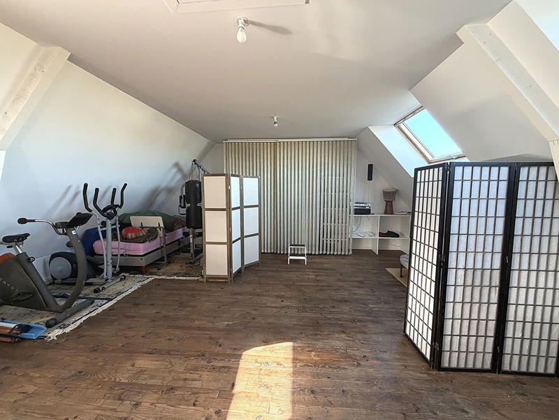 Maison - 201 m² - 8 pièces