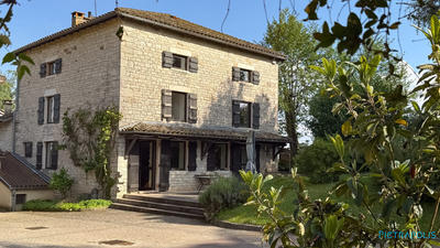 Maison ancienne - 270 m² - 9 pièces