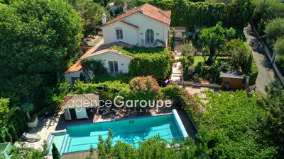 Villa - 247 m² - 7 pièces