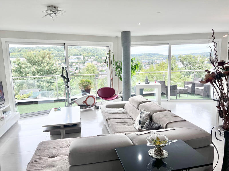 Propriété - 190 m² - 6 pièces