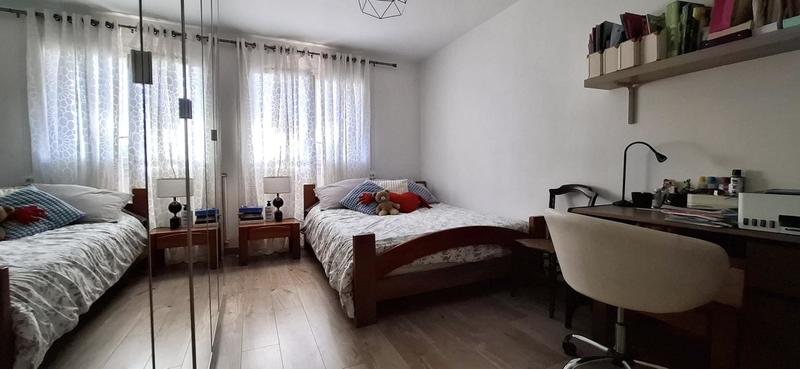 Appartement - 8 490 m² - 4 pièces