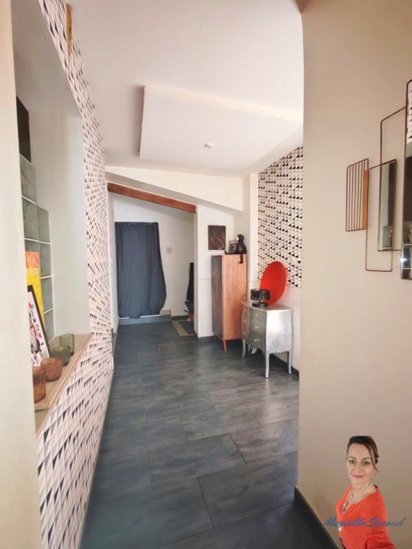 Maison - 248 m² - 9 pièces