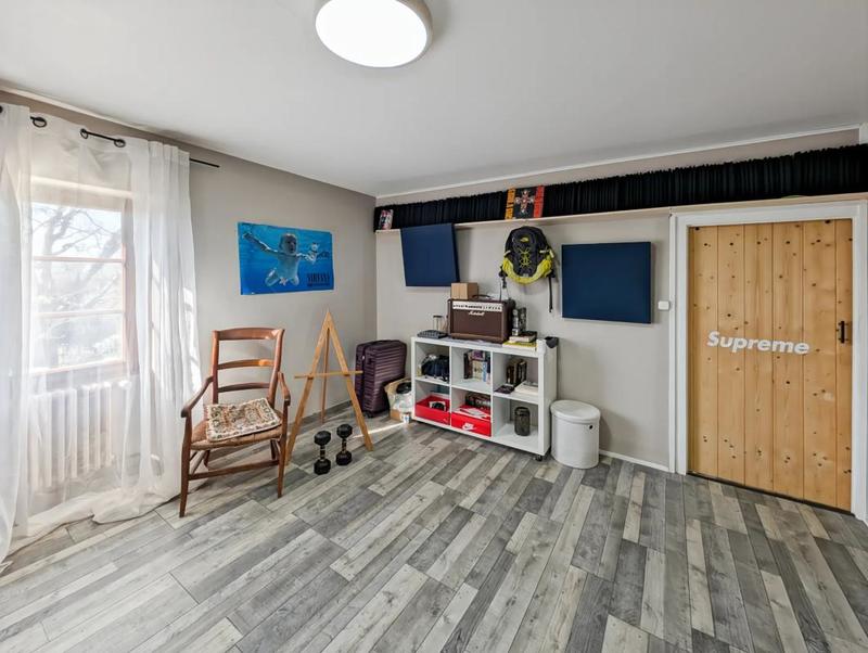 Maison - 255 m² - 8 pièces