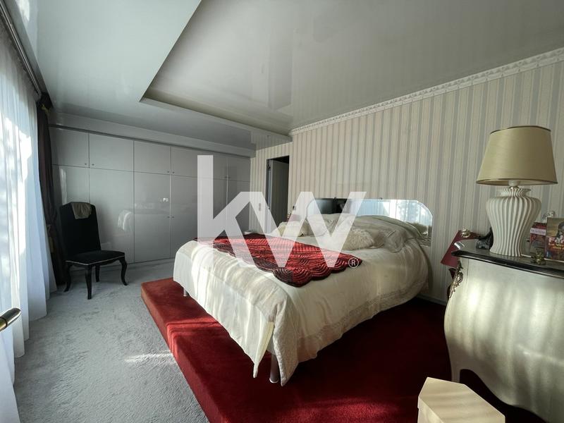 Maison d'architecte - 258 m² - 6 pièces