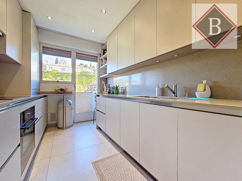 Appartement - 93 m² - 4 pièces