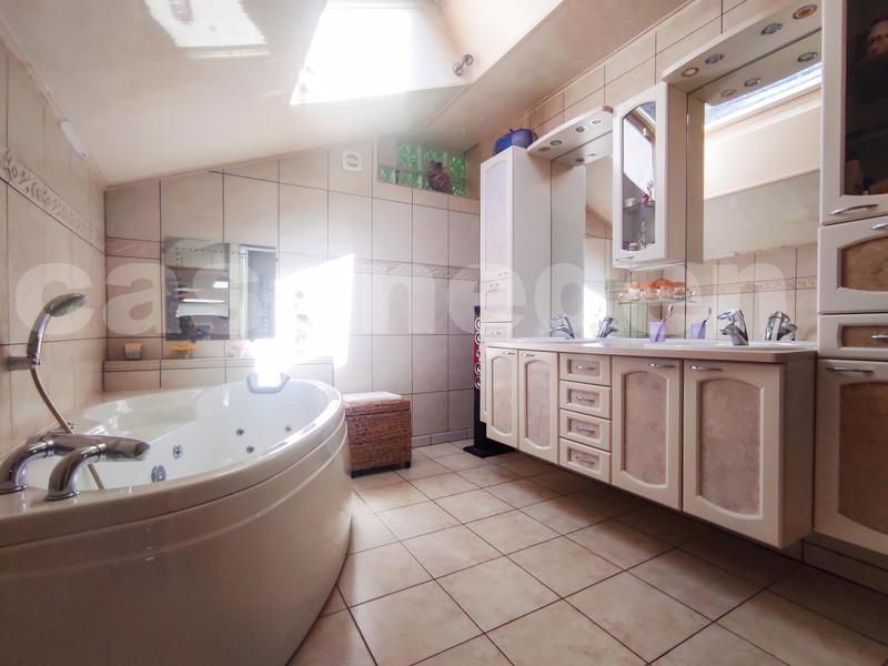 Maison - 170 m² - 6 pièces