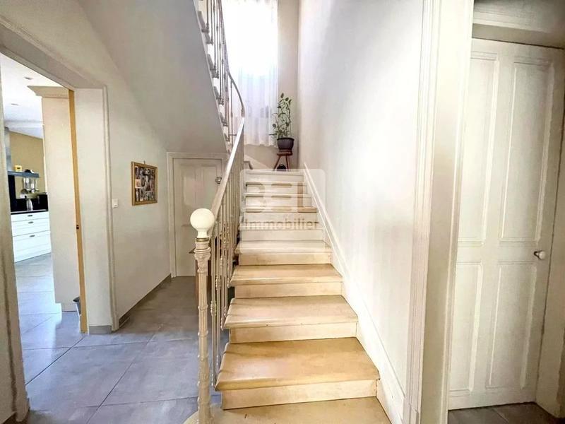 Maison - 188 m² - 7 pièces