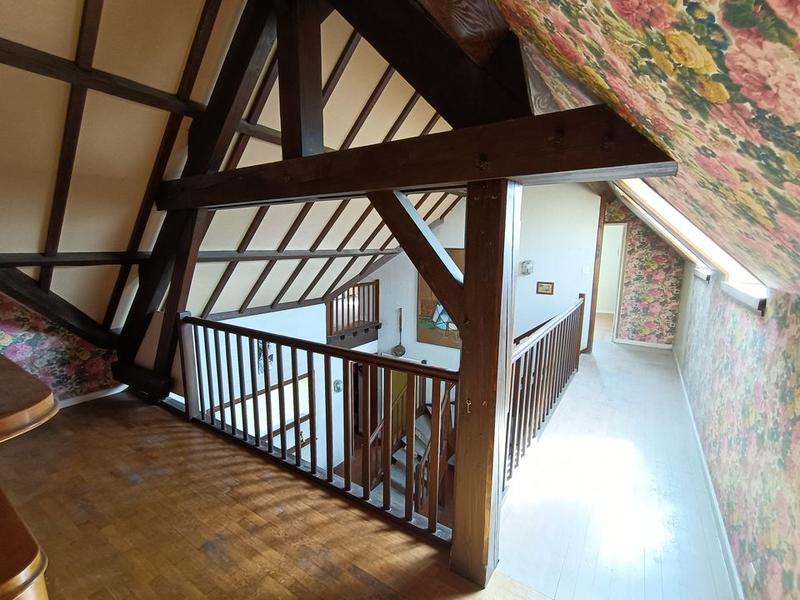 Maison - 220 m² - 7 pièces