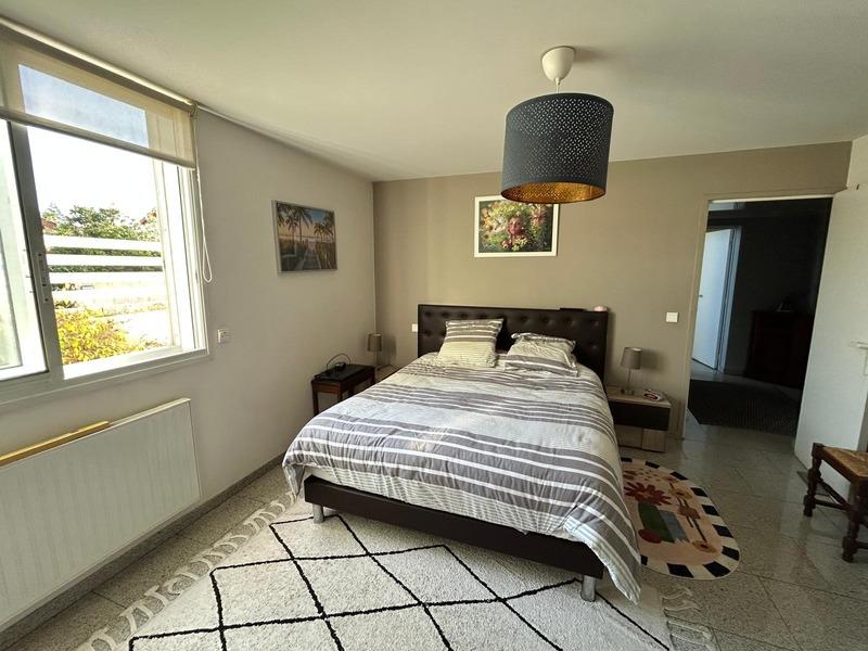 Maison - 230 m² - 7 pièces