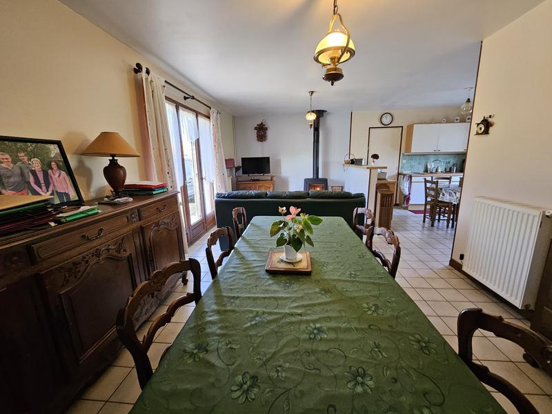 Maison - 104 m² - 6 pièces