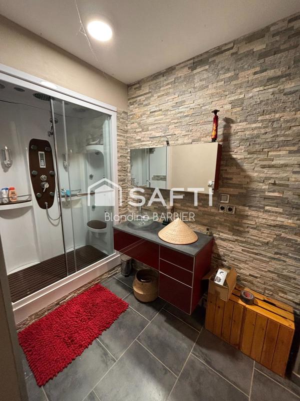 Maison - 210 m² - 8 pièces