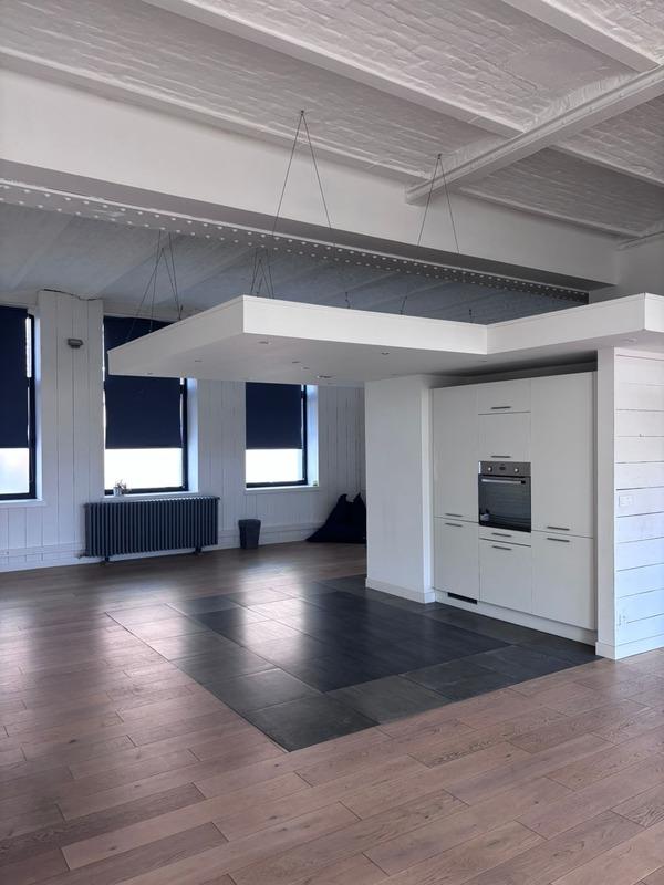 Loft - 161 m² - 5 pièces