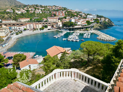 Villa - 219 m² - 10 pièces