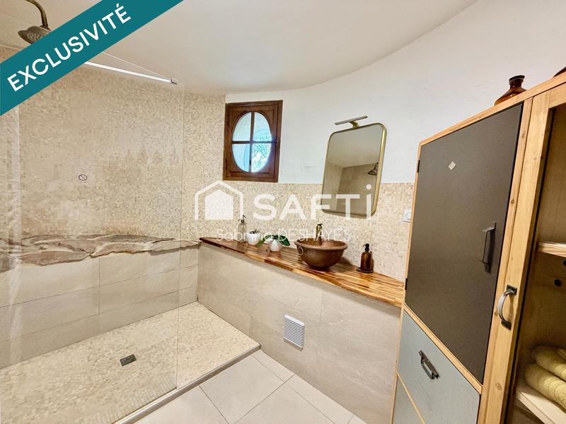 Maison - 180 m² - 8 pièces