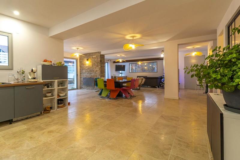 Maison - 188 m² - 7 pièces