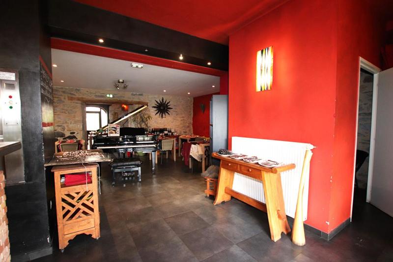 Maison - 263 m² - 5 pièces