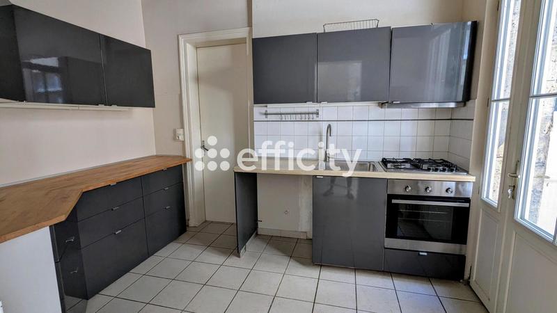 Maison - 201 m² - 7 pièces