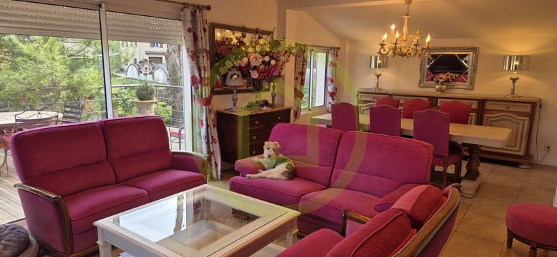 Maison - 96 m² - 4 pièces