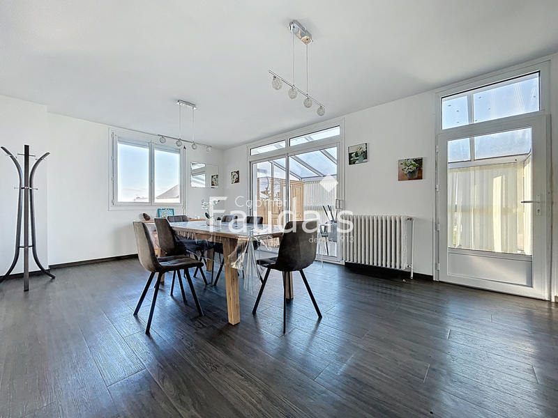 Maison - 151 m² - 8 pièces