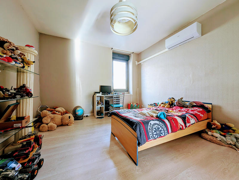 Maison - 219 m² - 6 pièces