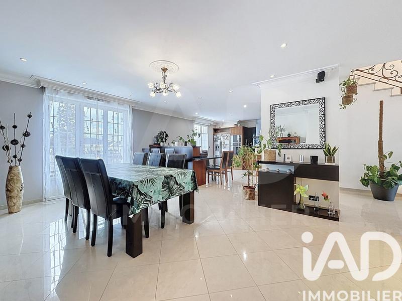 Maison - 190 m² - 7 pièces