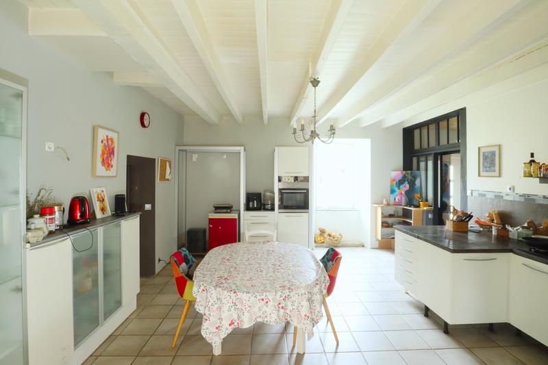 Maison - 294 m² - 10 pièces