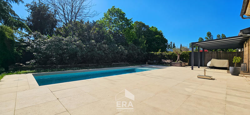 Maison - 180 m² - 5 pièces