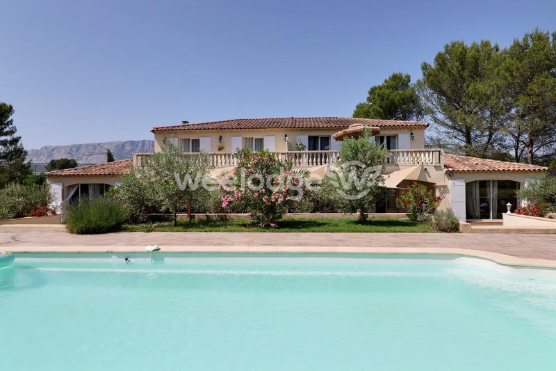 Bastide - 334 m² - 9 pièces