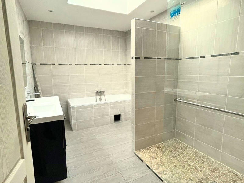 Maison - 350 m² - 10 pièces