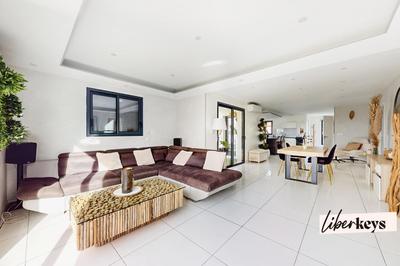 Maison - 151 m² - 5 pièces